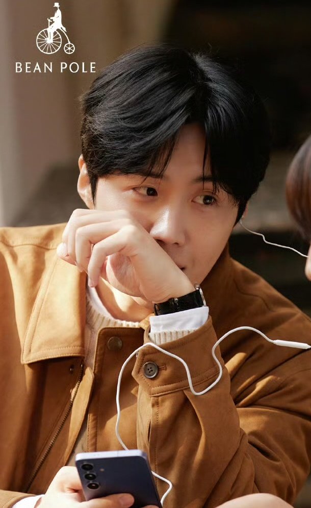 Behind-the-scenes cut of Kim Seonho