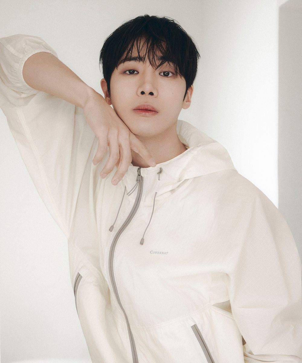 Behind-the-scenes cut of Choo Youngwoo