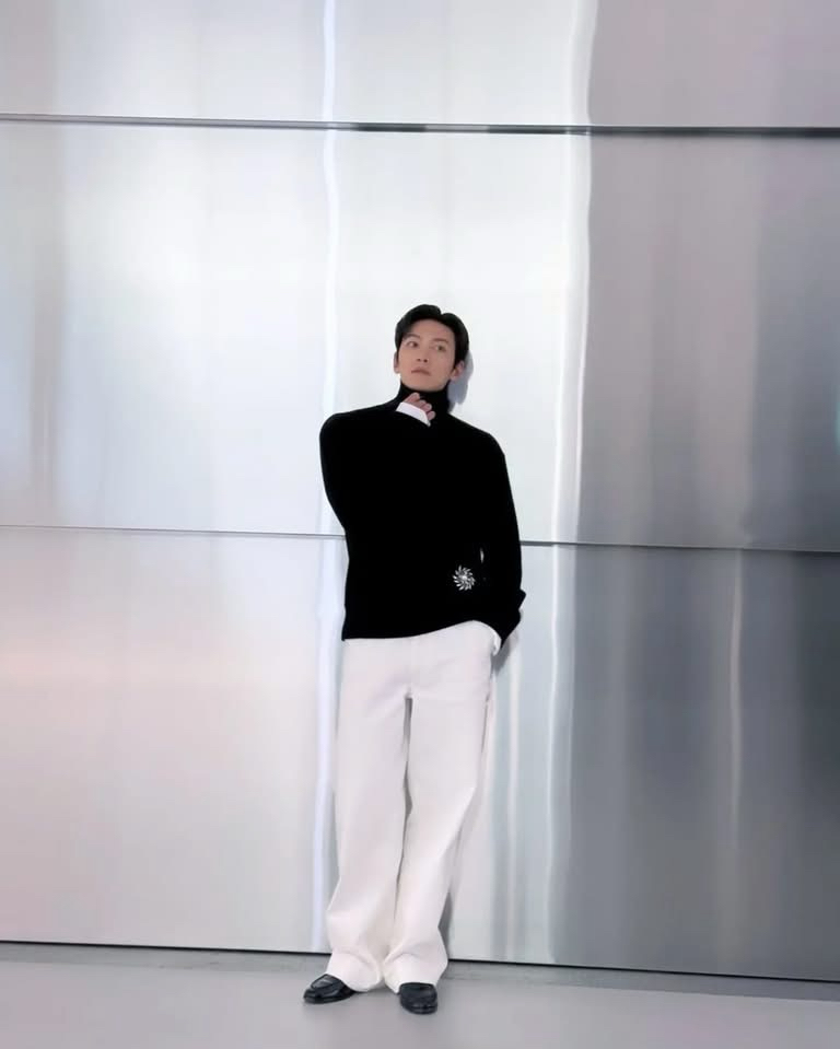 Behind-the-scenes cut of Ji Changwook