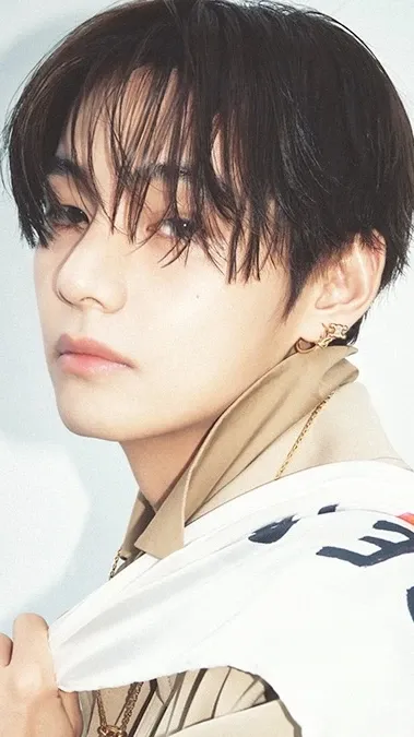 Recent activity shot of Kim Taehyung (V)