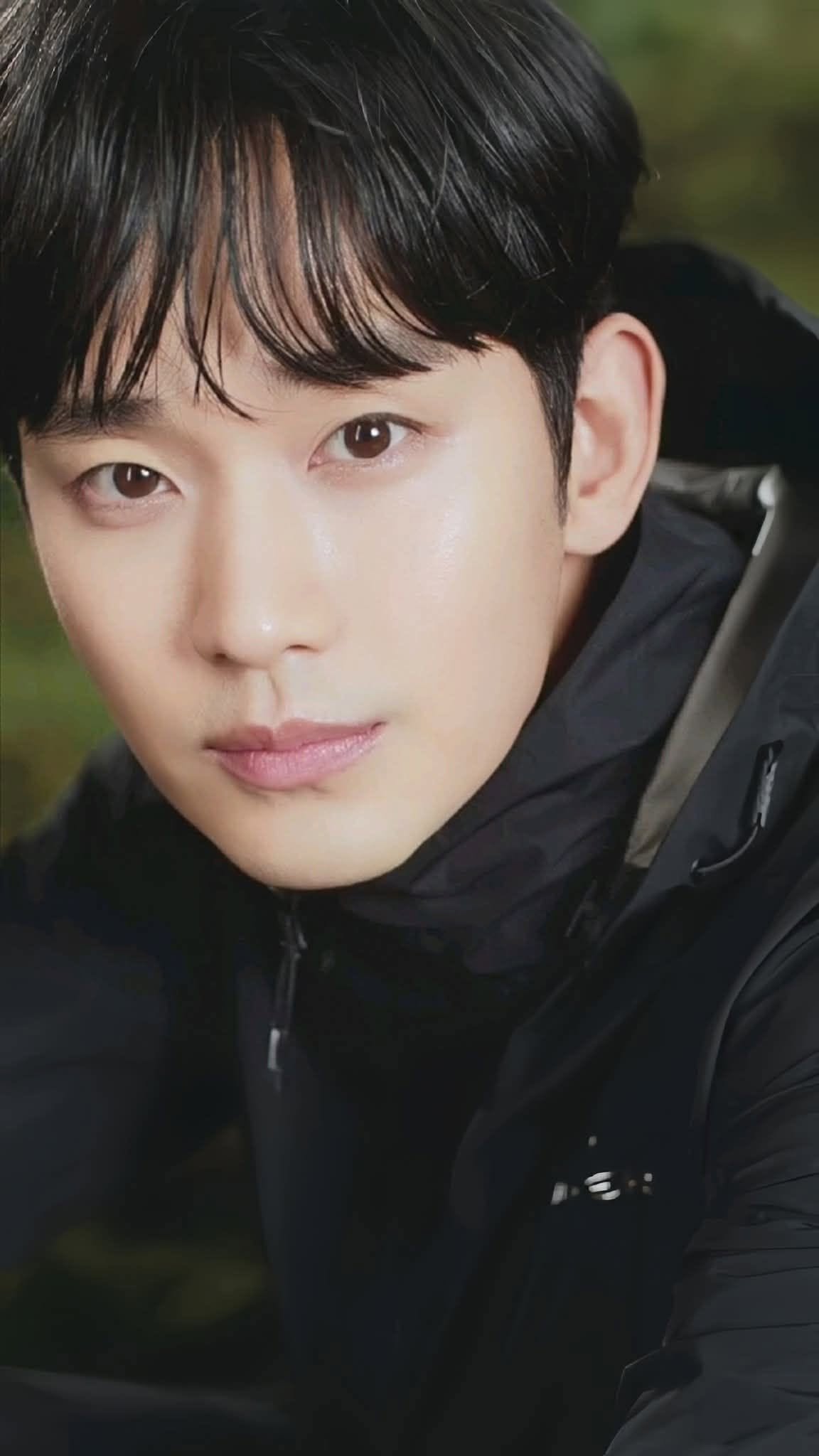 金秀贤的最新照片