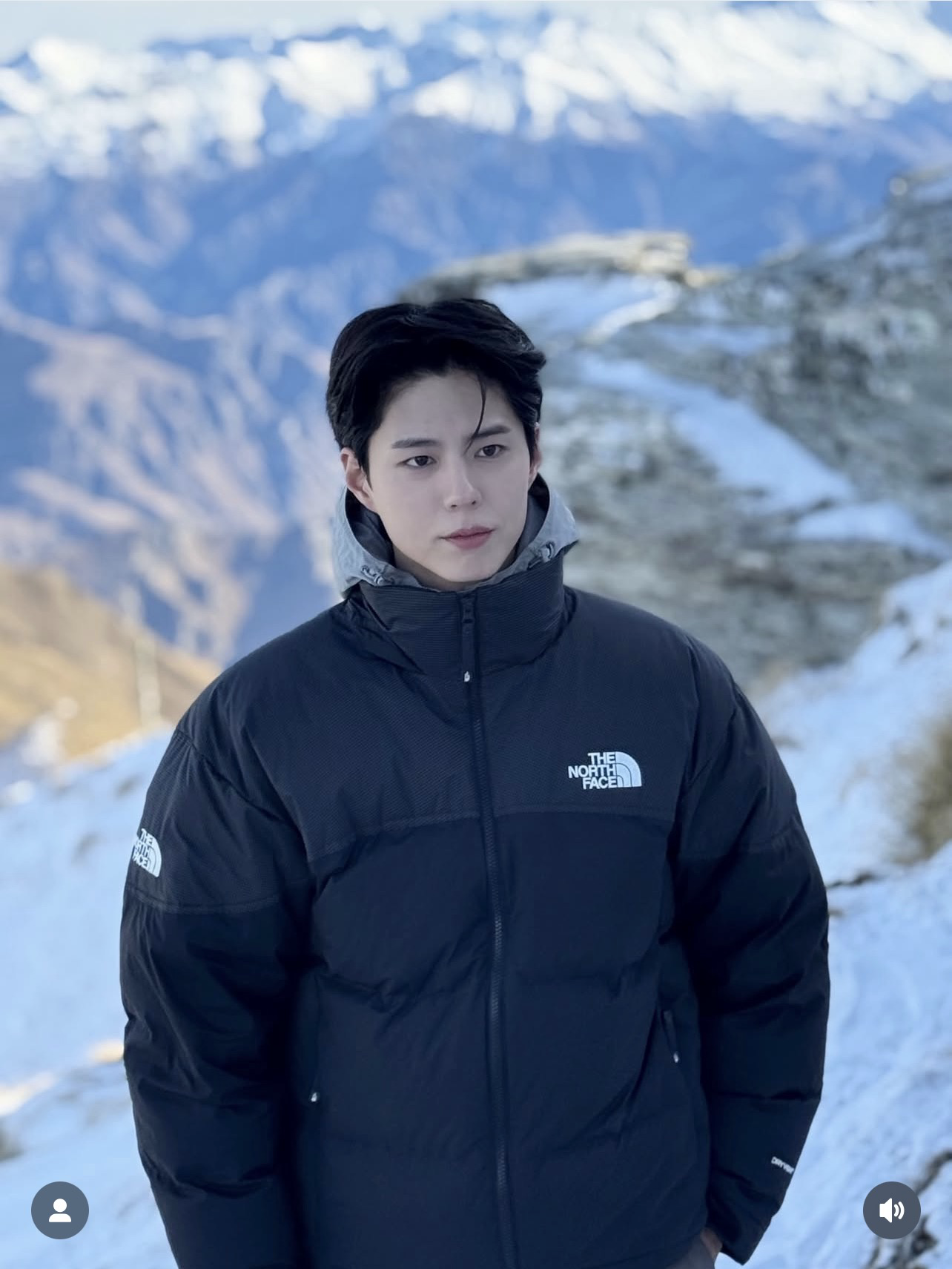 A moment captured by a fan of Park Bogum