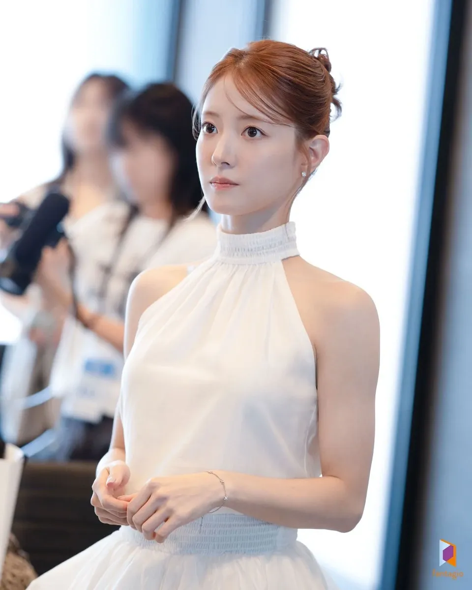 Recent activity shot of Lee Seyoung