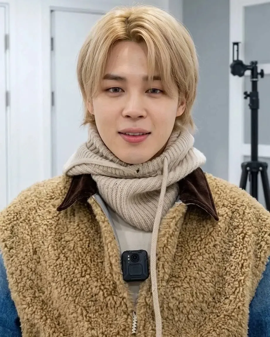 Recent activity shot of Ha Jimin