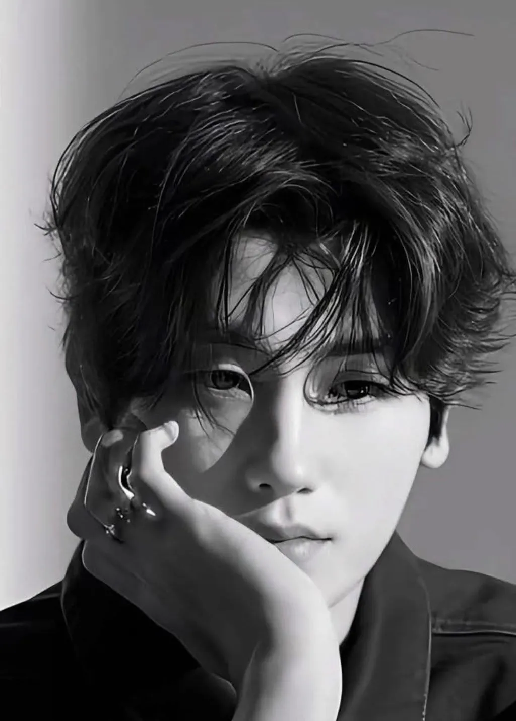 A moment captured by a fan of Park Hyungsik