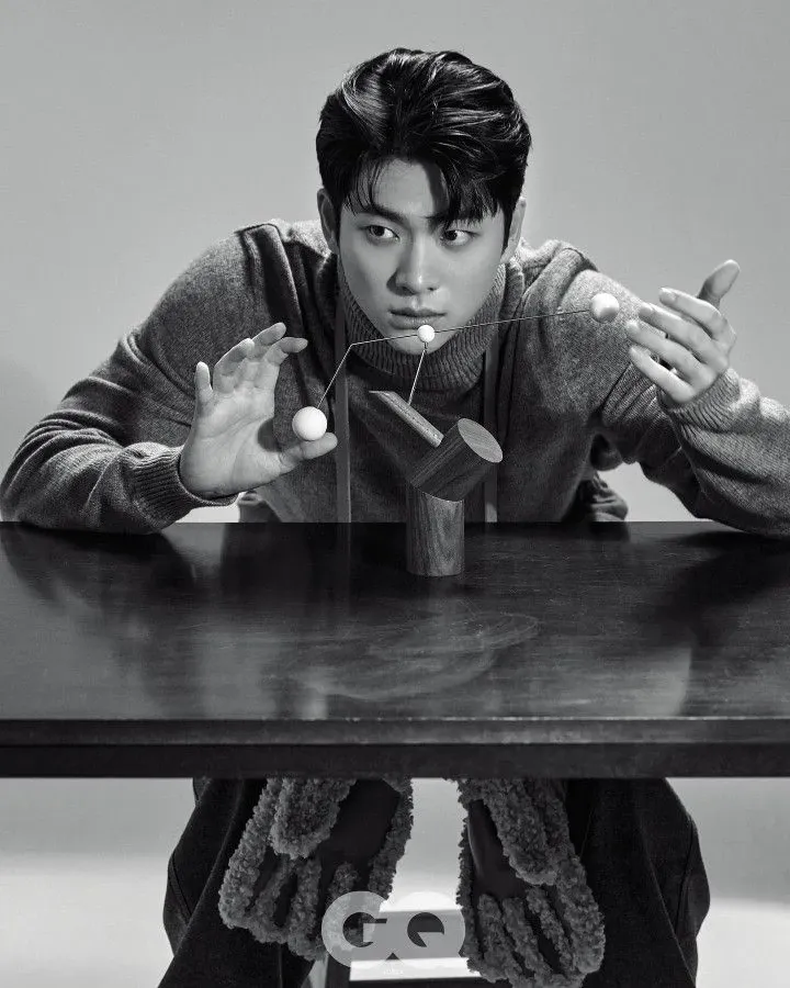 Behind-the-scenes cut of Kang Taeoh