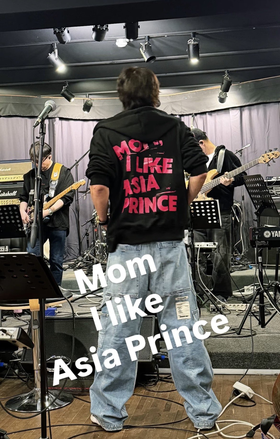 A moment captured by a fan of Jang Geunsuk