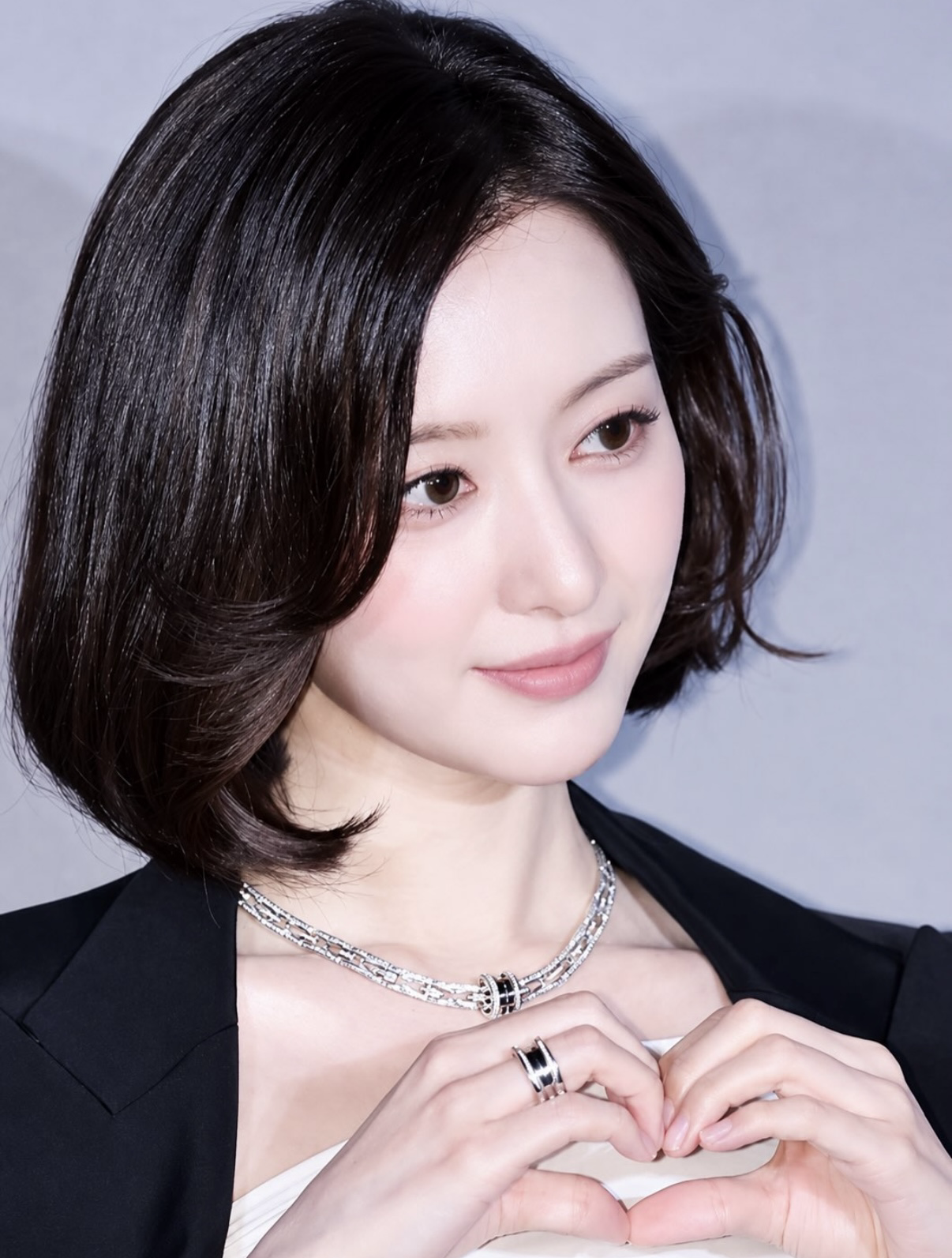 김지원의 비하인드 컷