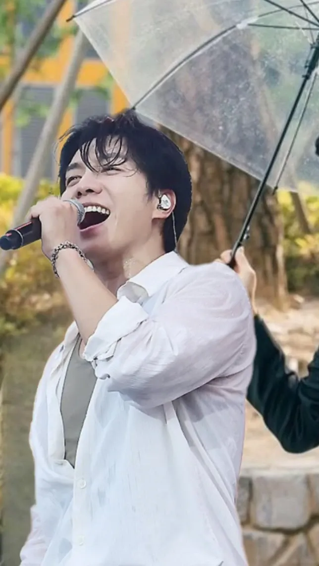 Cuplikan di balik layar dari Lee Seunggi