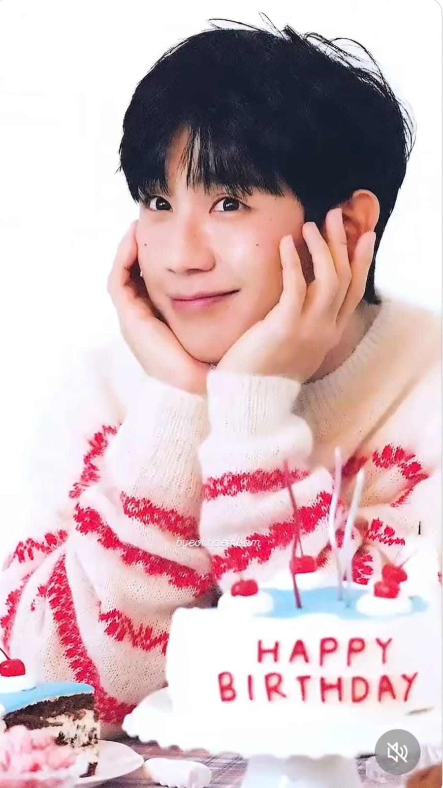 정해인의 팬들이 직접 만든 특별한 배경화면