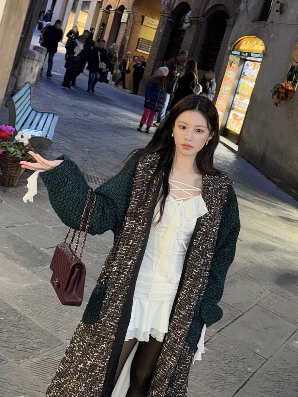 Behind-the-scenes cut of Go Younjung