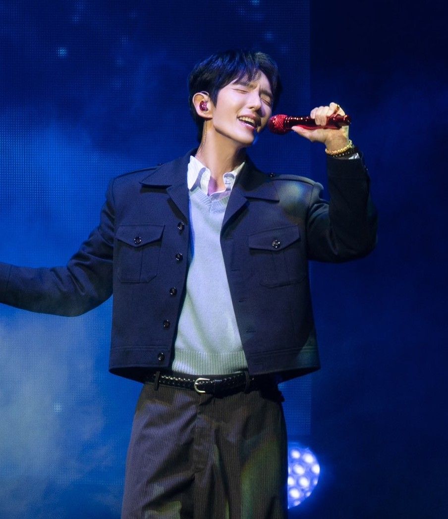 Behind-the-scenes cut of Lee Joongi