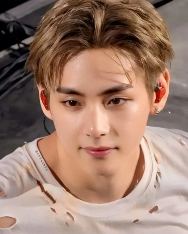 Behind-the-scenes cut of Kim Taehyung (V)