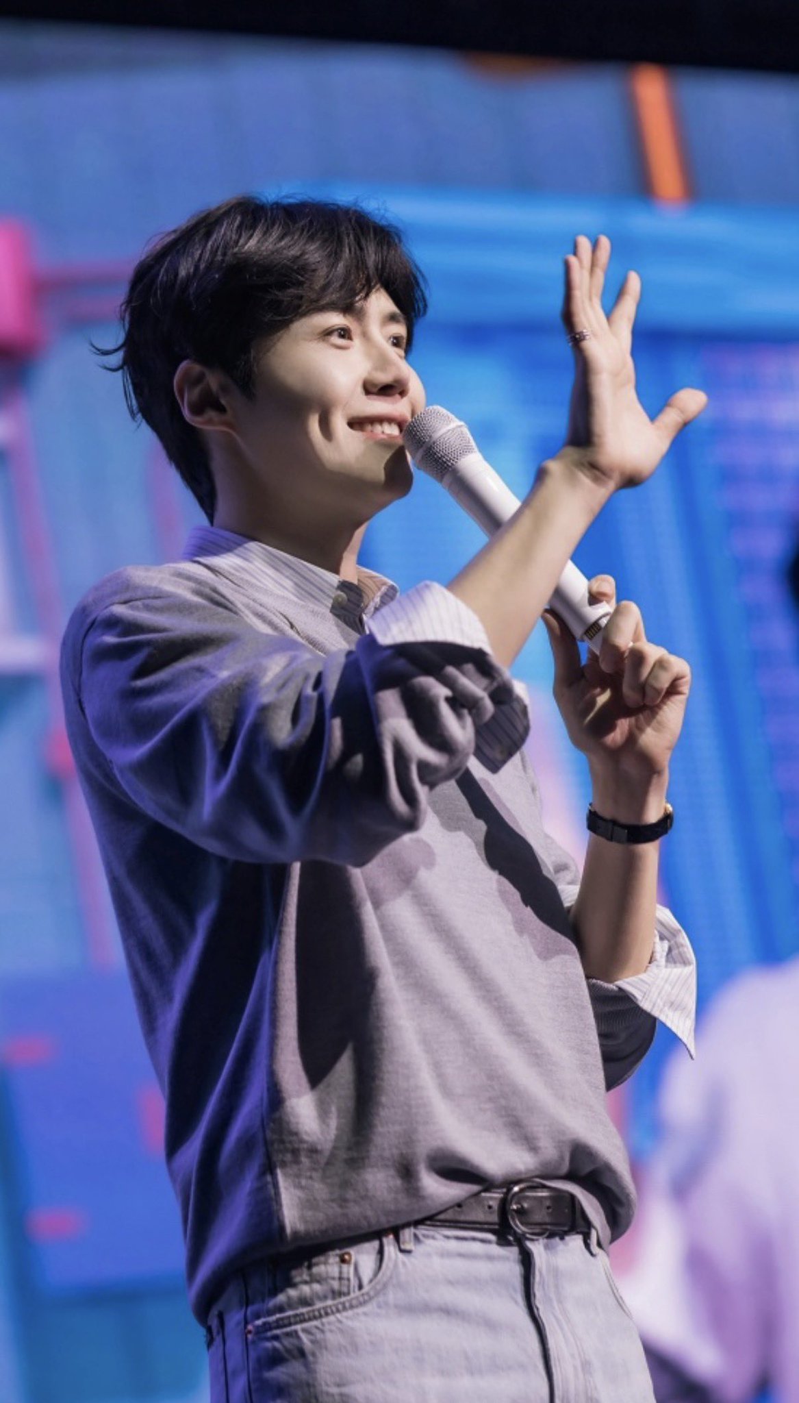 金宣虎的最新照片