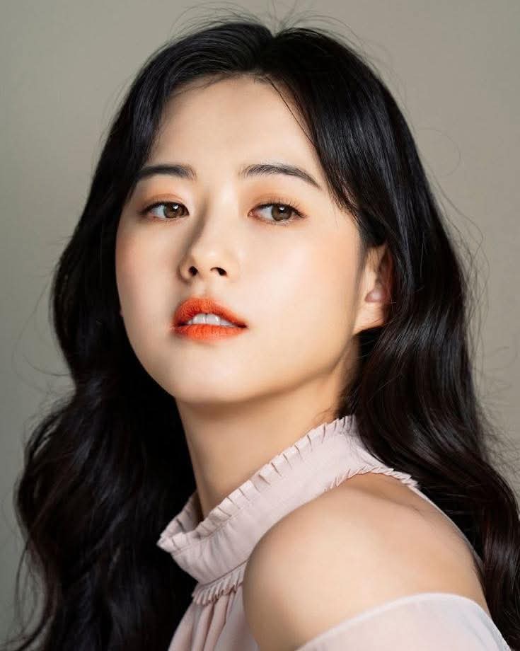 Behind-the-scenes cut of Go Ara