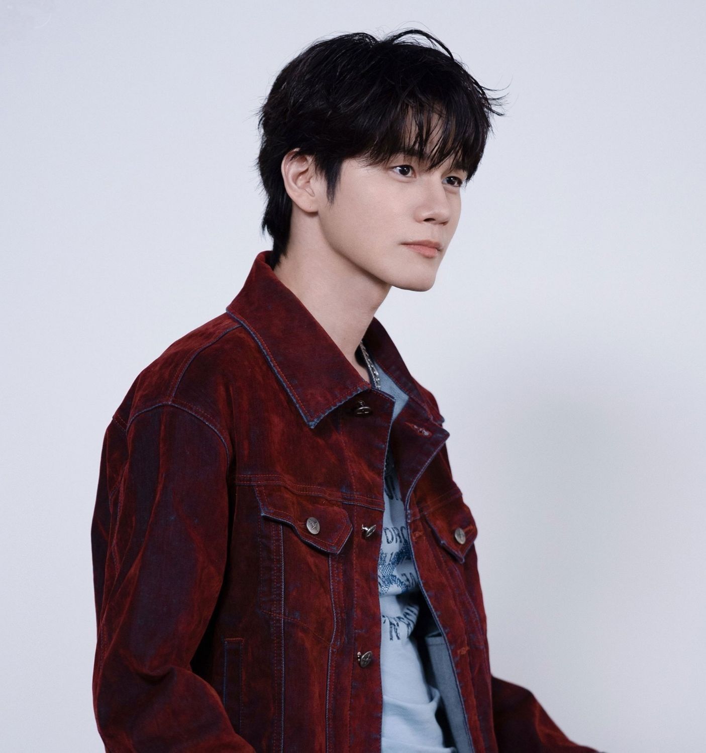 粉丝拍下的邕圣祐瞬间