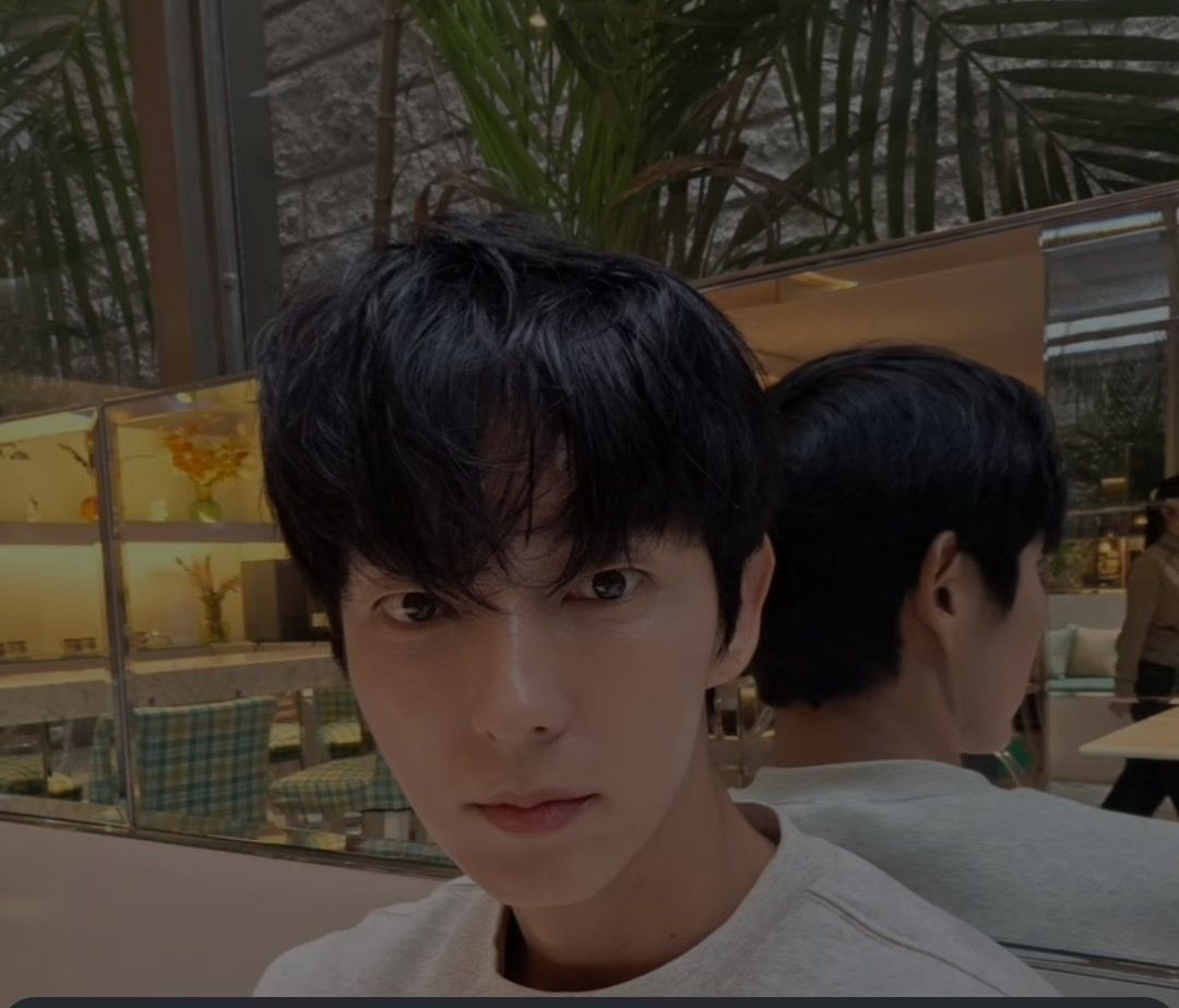 Behind-the-scenes cut of Lee Joongi