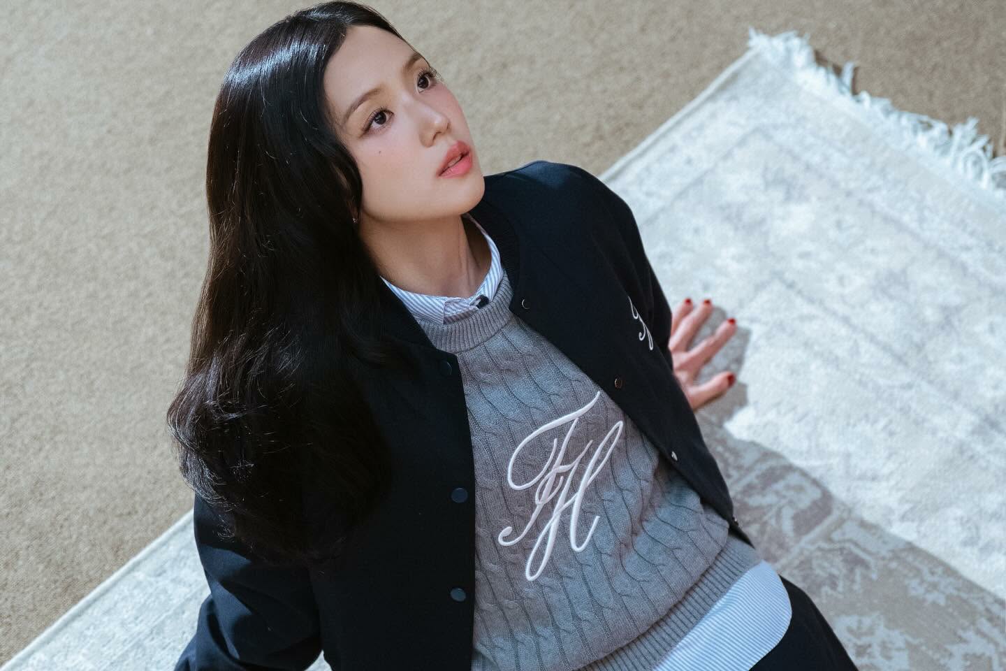 Behind-the-scenes cut of Jisoo (1995)