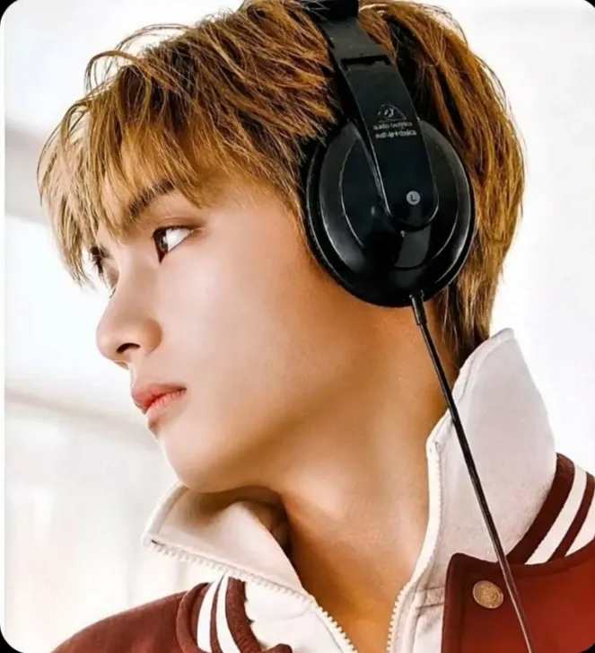 Behind-the-scenes cut of Kim Taehyung (V)