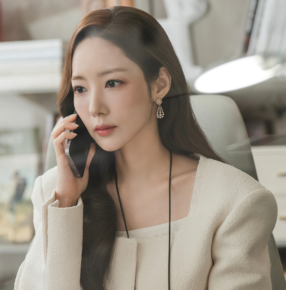 Behind-the-scenes cut of Park Minyoung