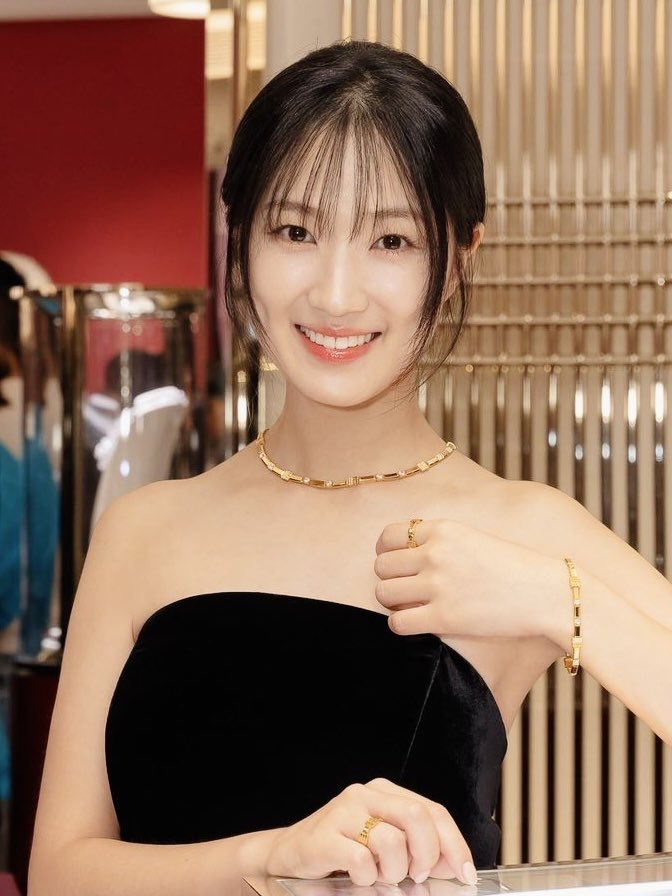 Latest photo of Kim Hyeyoon