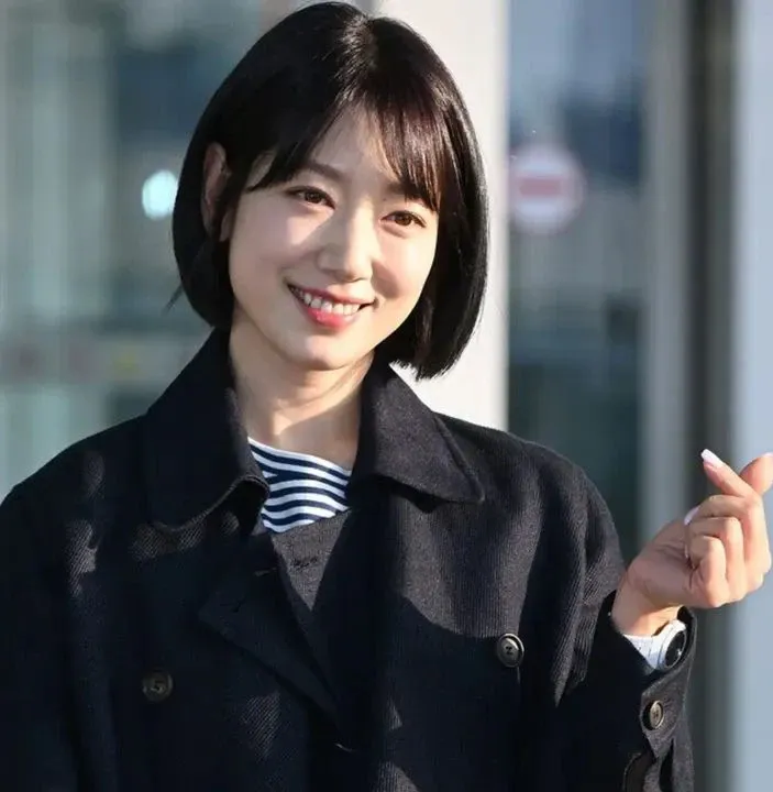 A moment captured by a fan of Park Shinhye