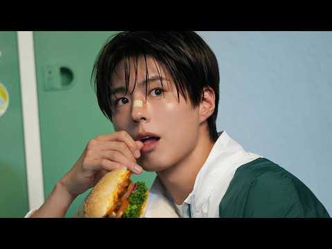 A moment captured by a fan of Park Bogum