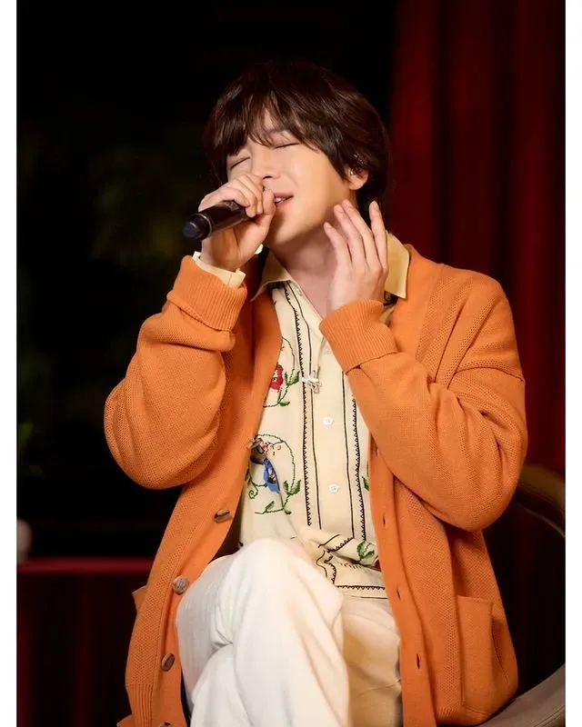 Recent activity shot of Jang Geunsuk