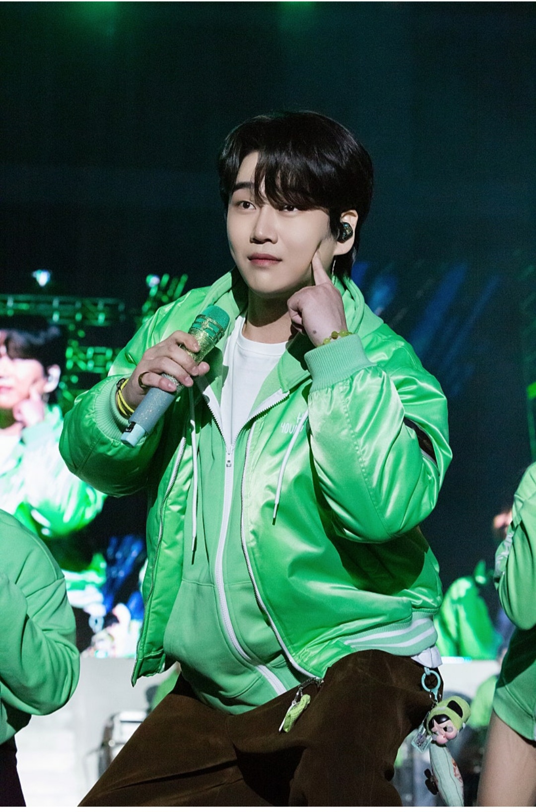 A moment captured by a fan of Hwang Youngwoong