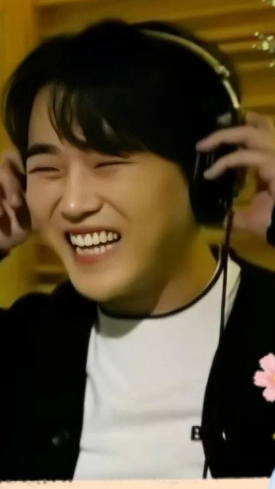 Emotional wallpaper shared by fans for Hwang Youngwoong