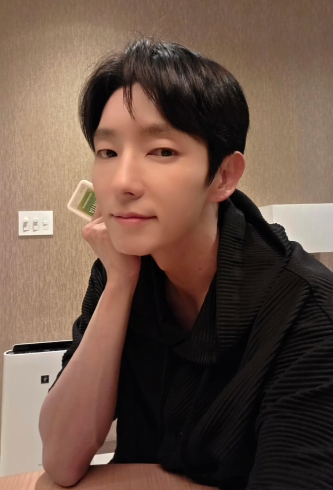 A moment captured by a fan of Lee Joongi