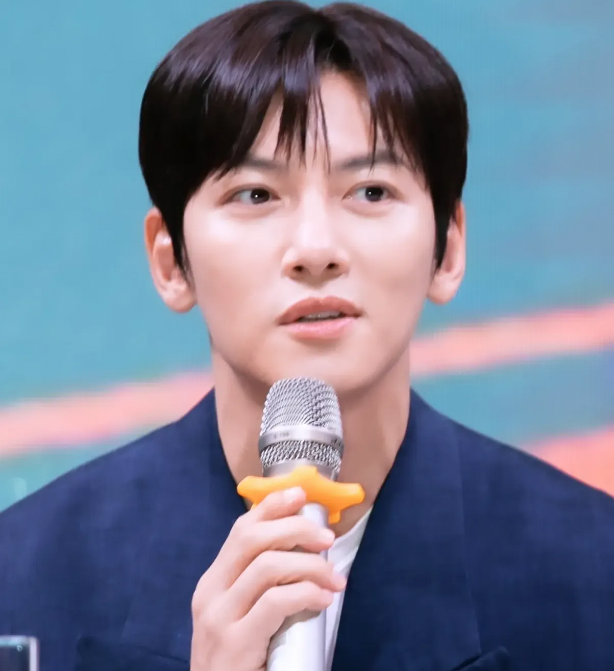 A moment captured by a fan of Ji Changwook