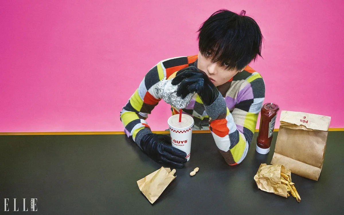 Behind-the-scenes cut of Choi Hyunwook