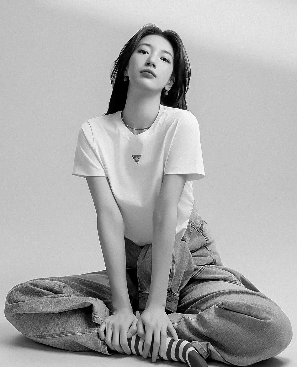 A moment captured by a fan of Bae Suzy