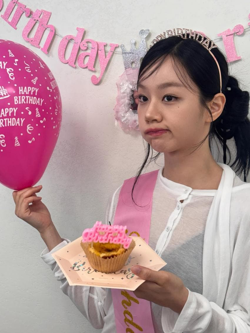 Behind-the-scenes cut of Hyeri