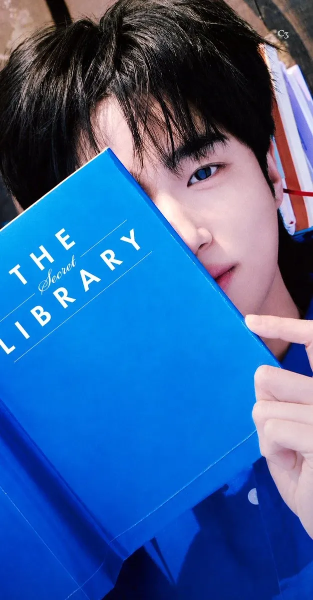 A moment captured by a fan of Byeon Wooseok