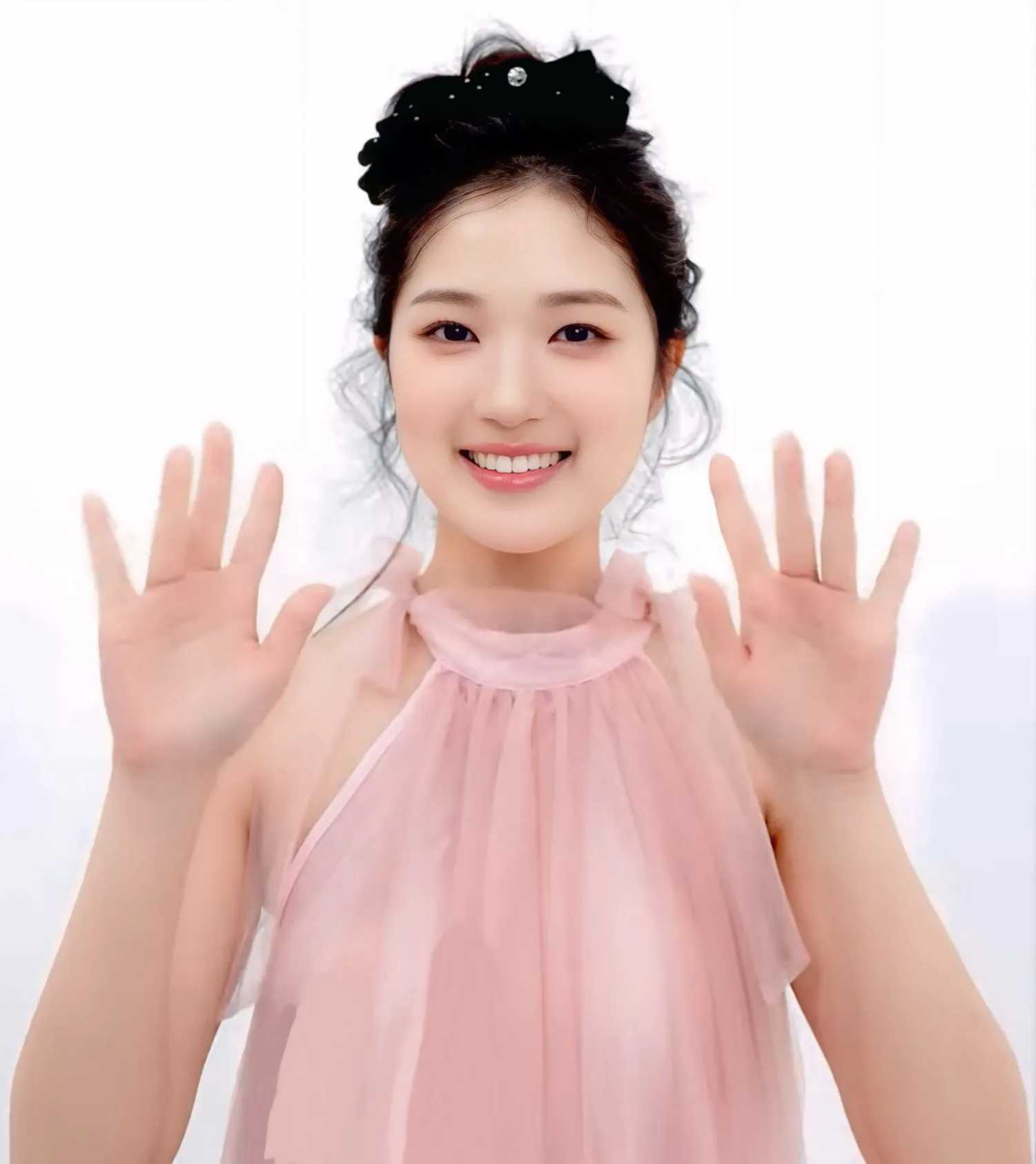 Recent activity shot of Kim Hyeyoon