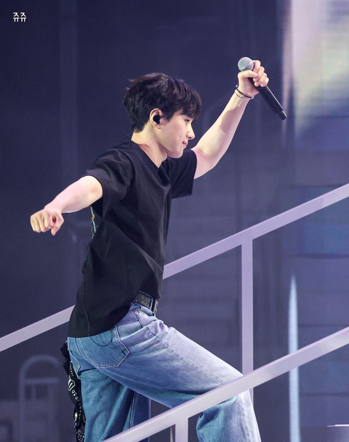 Latest photo of Kim Myungsoo (L)