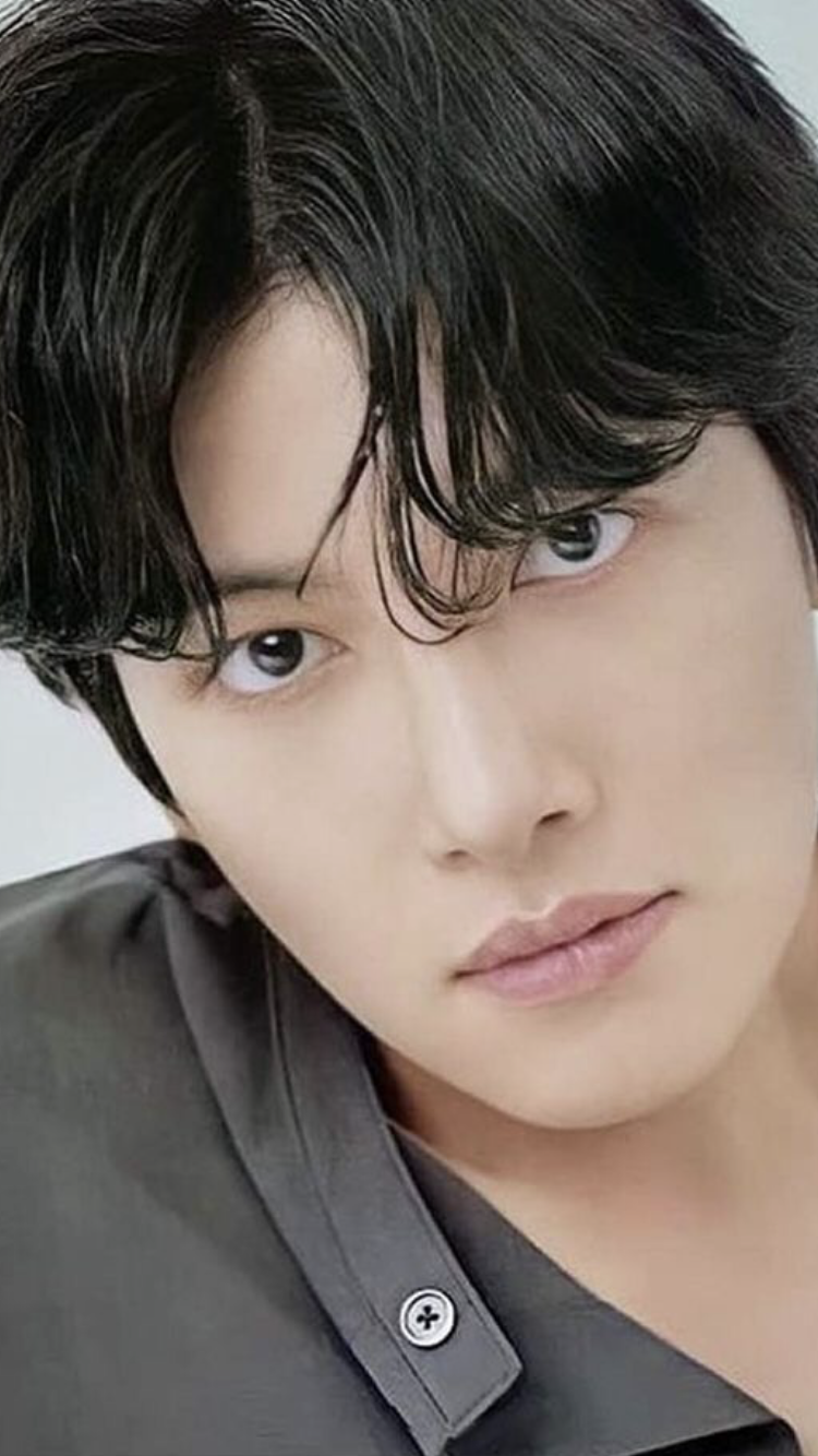 Behind-the-scenes cut of Ji Changwook