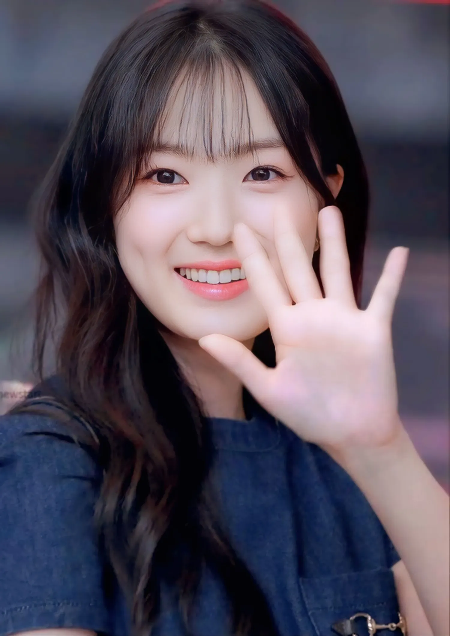 Behind-the-scenes cut of Kim Hyeyoon