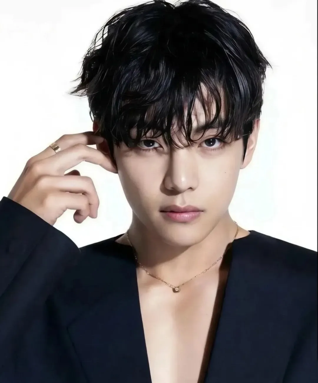 Recent activity shot of Kim Taehyung (V)