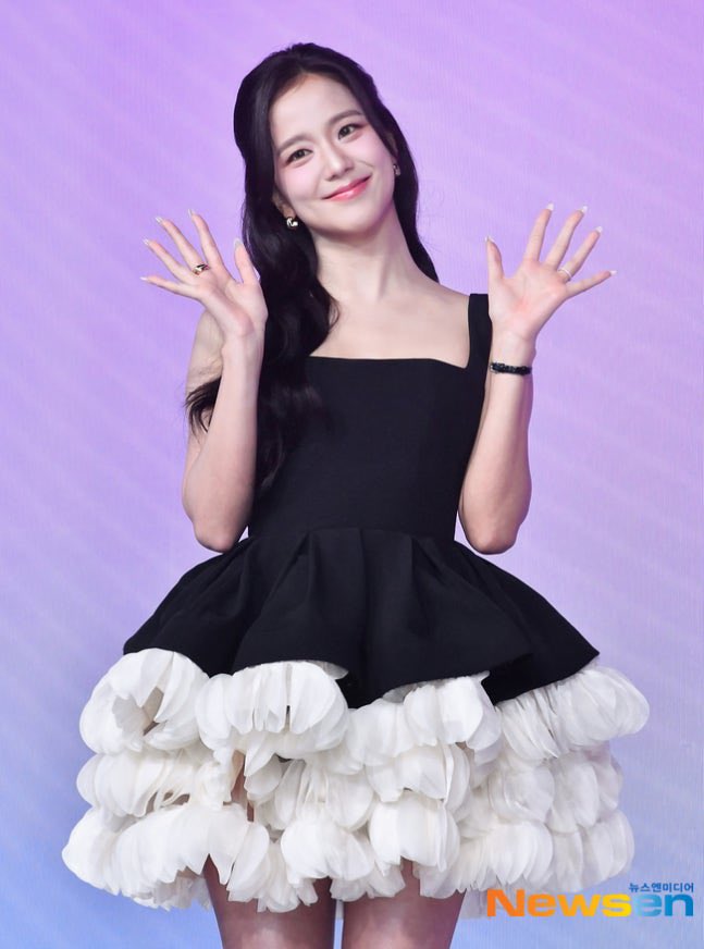 Recent activity shot of Jisoo (1995)