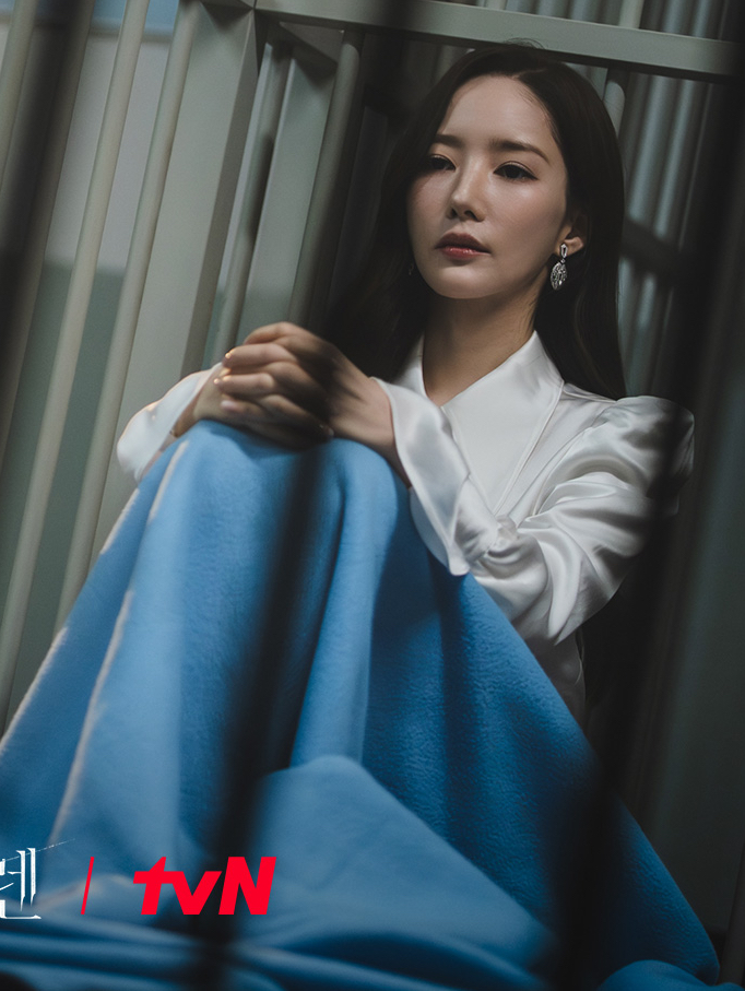 Behind-the-scenes cut of Park Minyoung