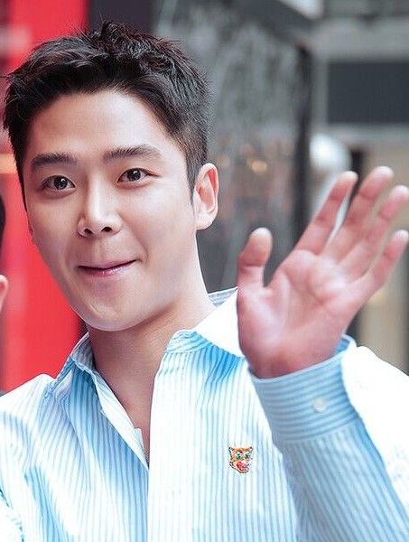 Foto kegiatan terbaru dari Rowoon