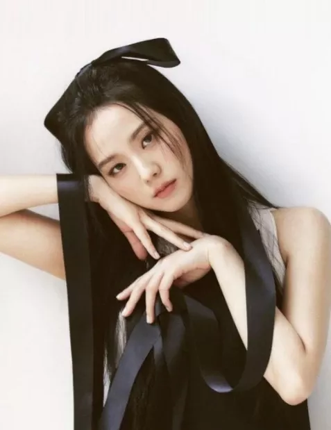 Recent activity shot of Jisoo (1995)