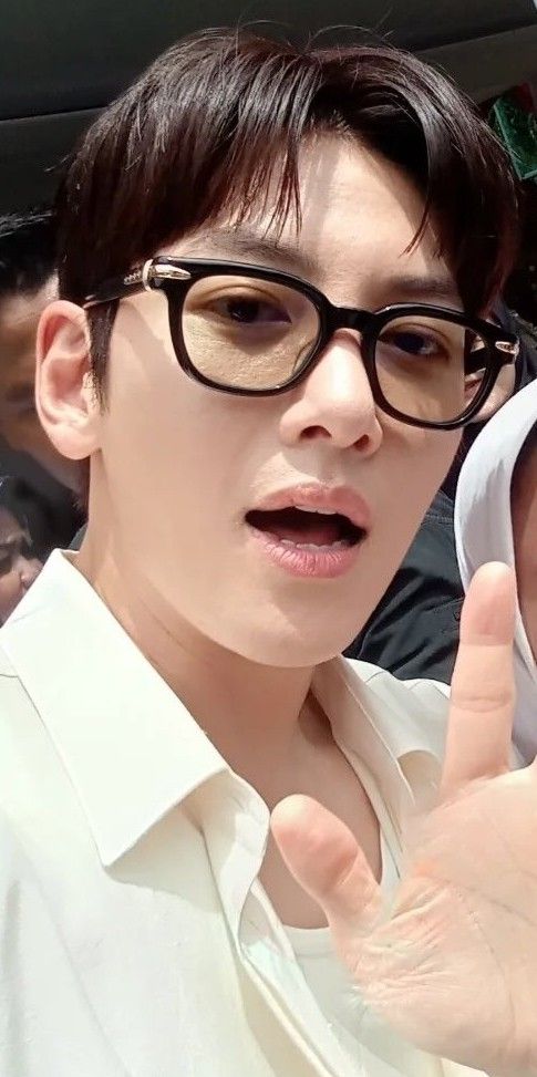 지창욱 최근 활동샷