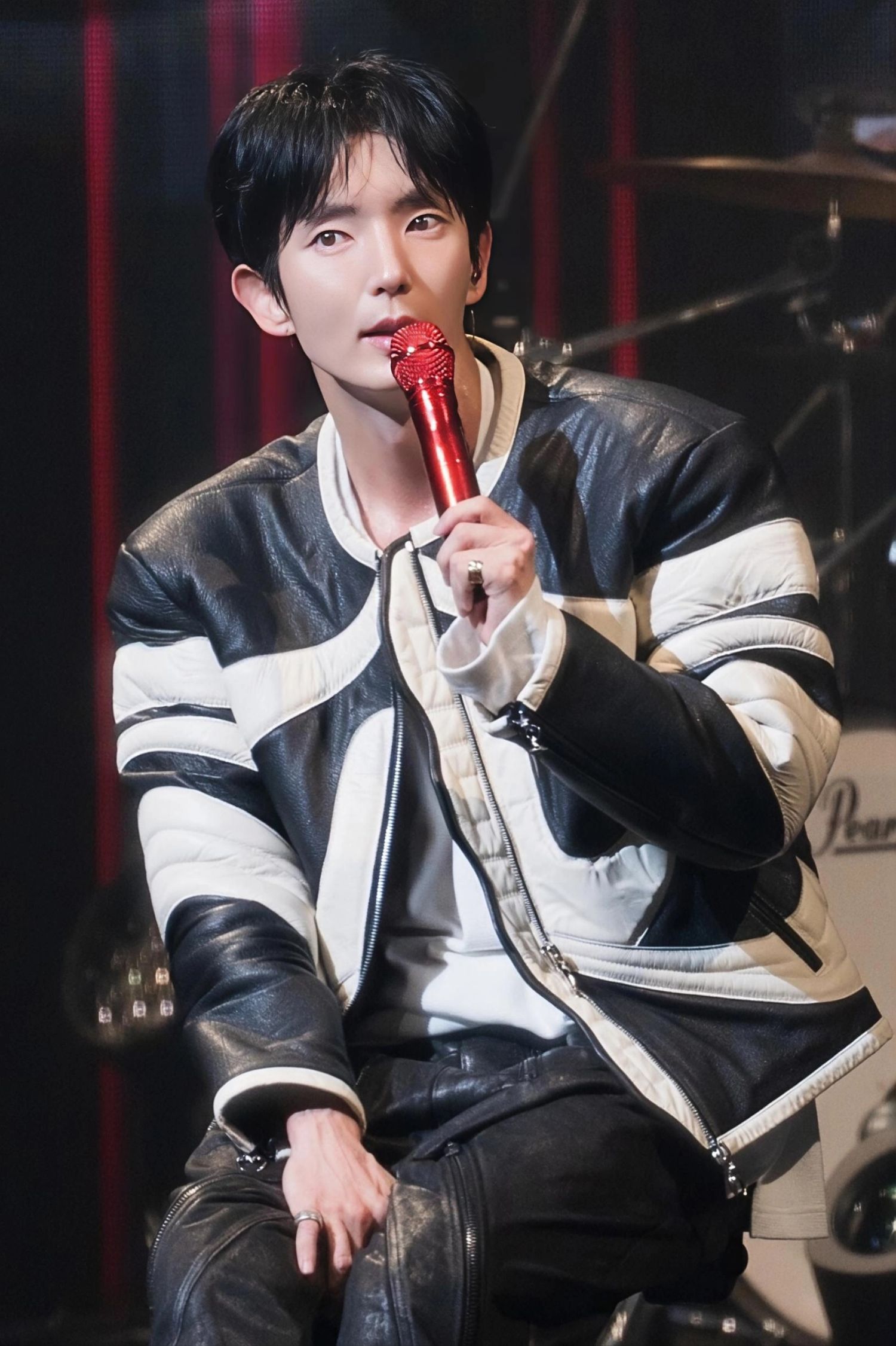 A moment captured by a fan of Lee Joongi