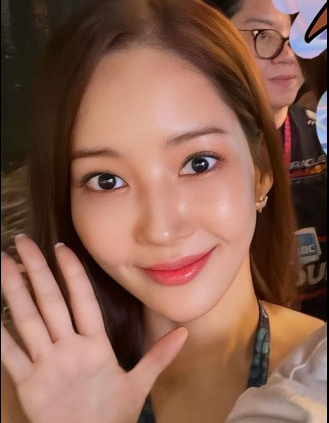 Behind-the-scenes cut of Park Minyoung