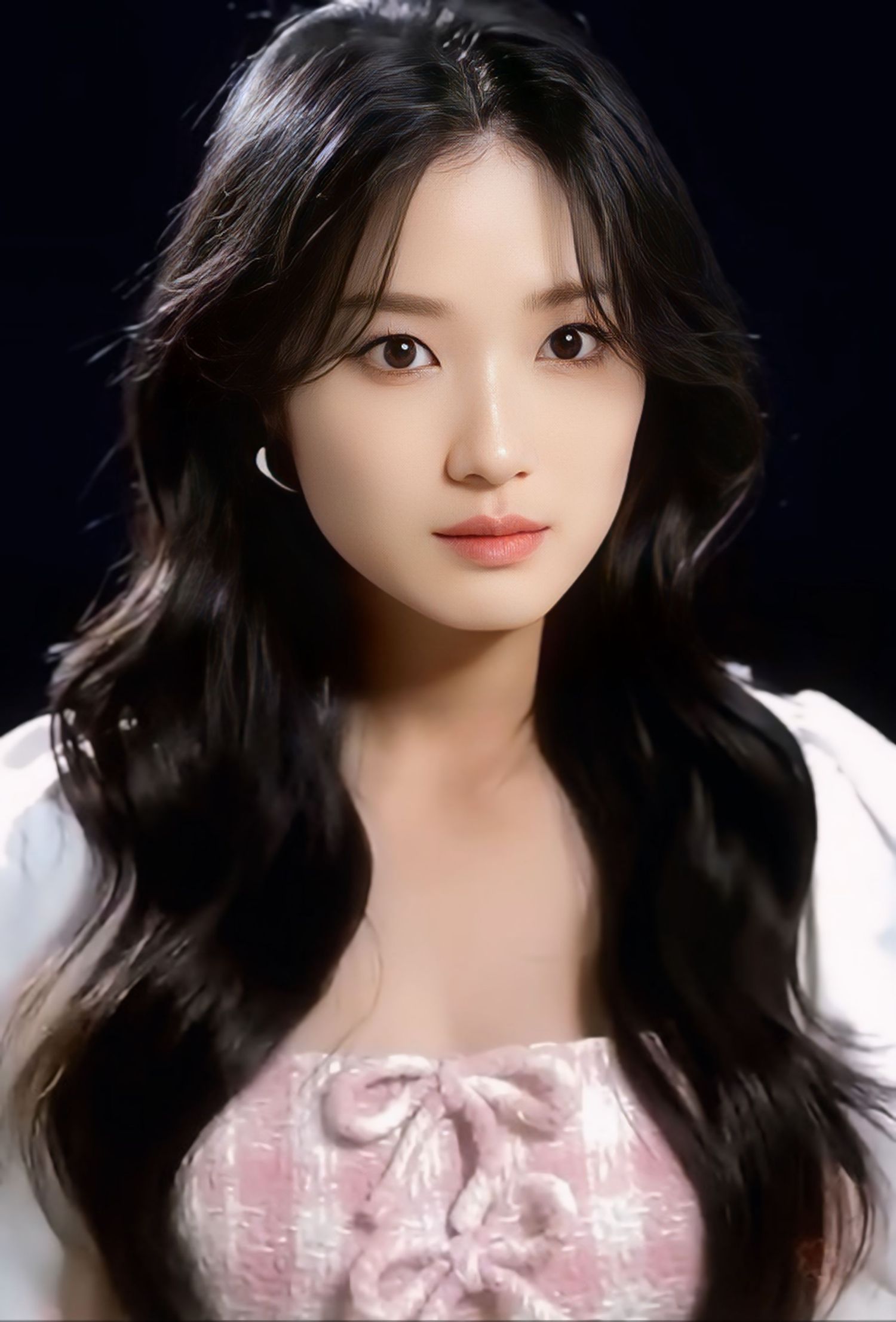 Behind-the-scenes cut of Kim Hyeyoon