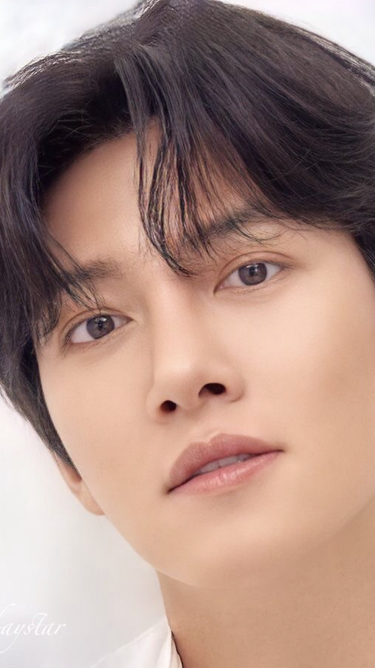 Emotional wallpaper shared by fans for Ji Changwook